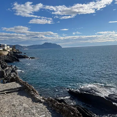 Artista - 10 Min Stazione جنوة