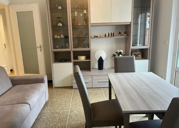 Artista - 10 Min Stazione جنوة