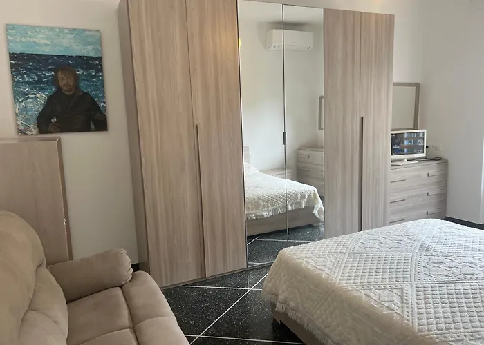 Artista - 10 Min Stazione جنوة