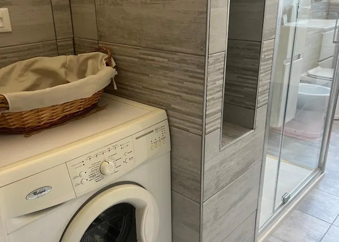 Artista - 10 Min Stazione * جنوة